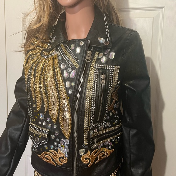 One of a kind jacket. 
Eye catcher! Very unique! 
Size small - Picture 2 of 3